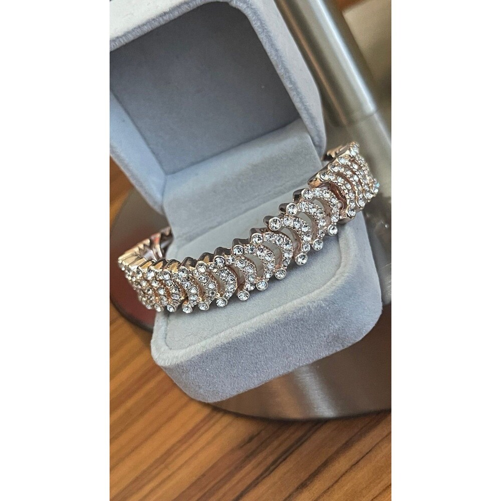 Rhinestone stretch bracelet - Picture 3 of 6